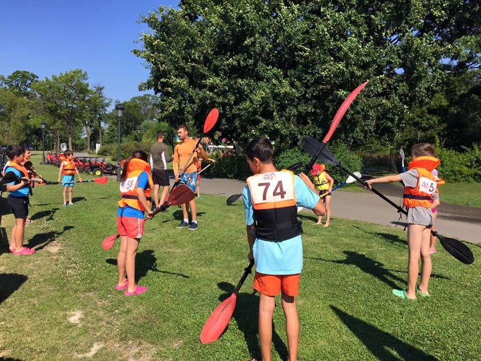 Sporturi nautice pe Lacul Mogosoaia