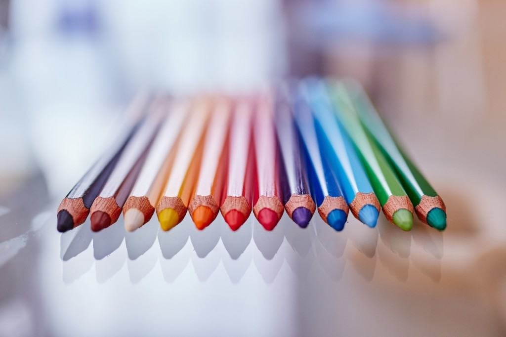 evitarea pedepselor cand copilul ne provoaca creioane colorate