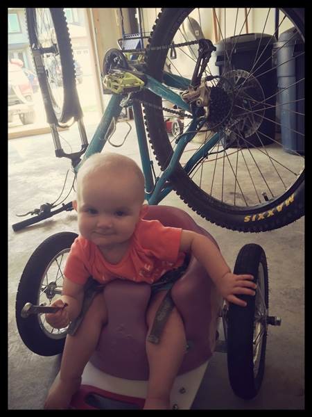 În scaun cu rotile la numai un an. O poveste inspirantă În scaun cu rotile la numai un an. O poveste inspirantă