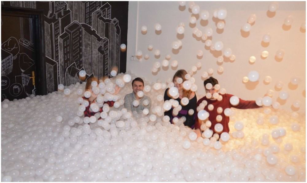 Piscina Urbană loc de joacă pentru adulţi şi copii