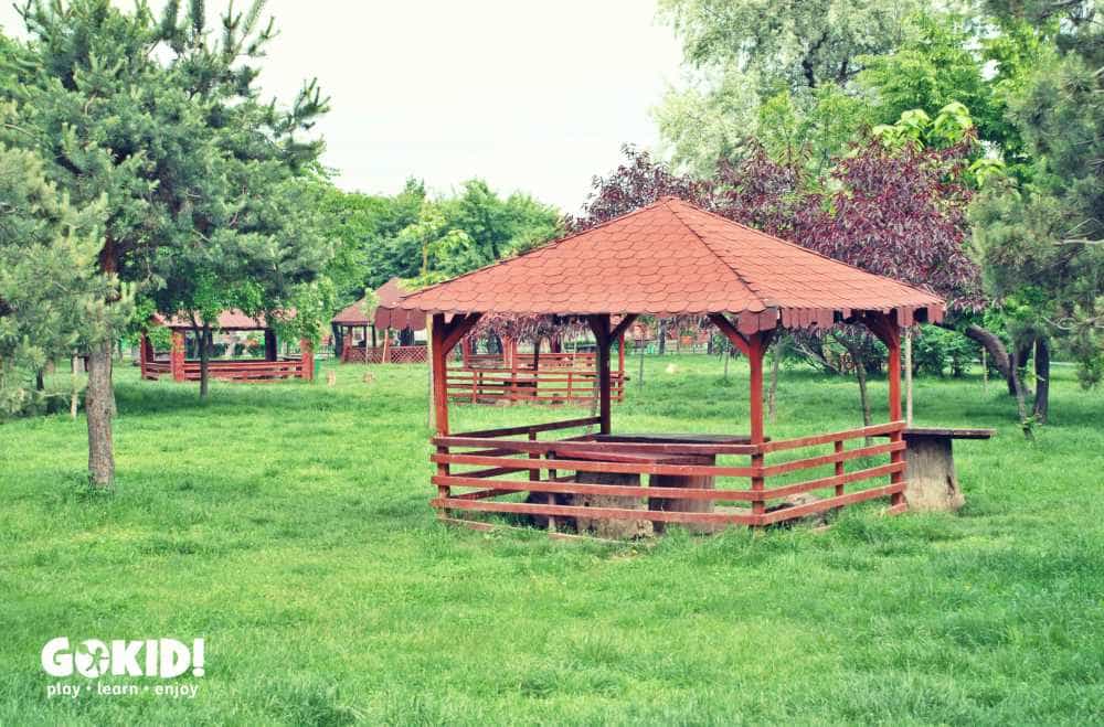 Parcul Lumea Copiilor din Sectorul 4, Bucureşti gratare Parcul Lumea Copiilor din Sectorul 4, Bucureşti gratare