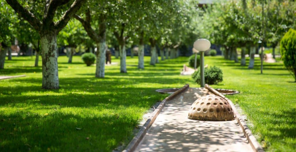 Acacia-Village-Excursii-de-Relaxare-în-Familie-parc