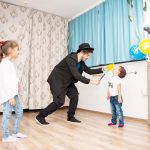 Spectacol de magie pentru copii cu TeoMagic Show