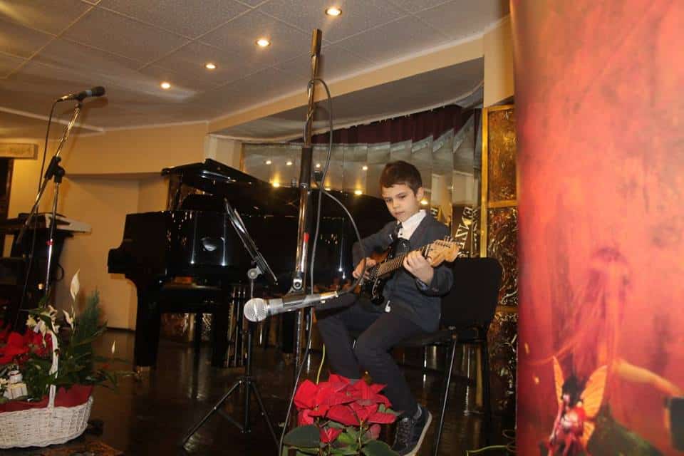 interpret chitara concert boem club