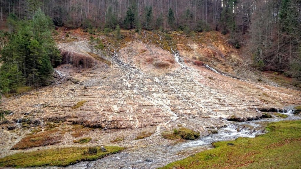 Excursii de weekend Bucuresti Pastel Chalet Cascada Urlatoarele